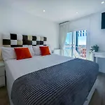 Urban Waves By Hello Homes Διαμέρισμα Σίτζες