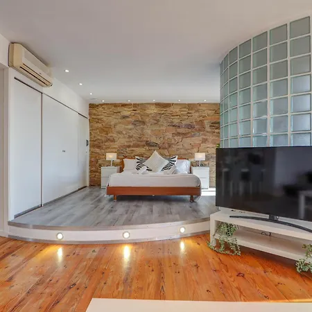 Apartment On The Rocks By Hello Homes