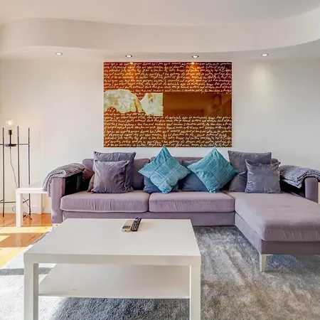 On The Rocks By Hello Homes Apartment *