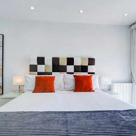 Urban Waves By Hello Homes Sitges